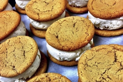 several rows of ice cream sandwiches